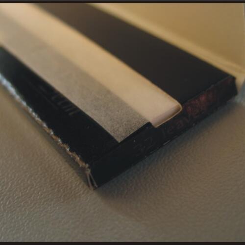 King Size Zigarettenpapier (107 x 44 mm) Schmales King Size Zigarettenpapier (107 x 44 mm) in individueller Packung und Schaukarton image
